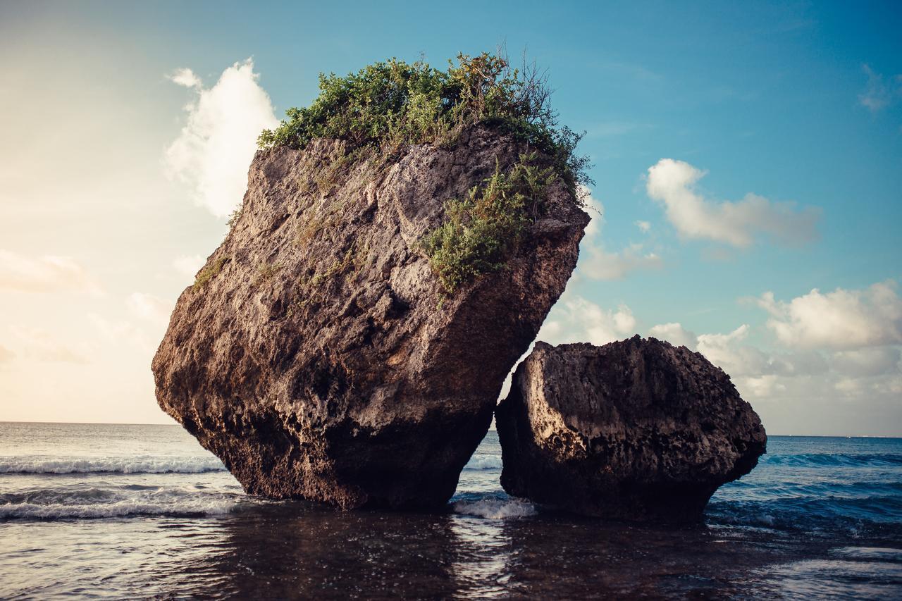 Отель Suarga Padang Padang Улувату Экстерьер фото
